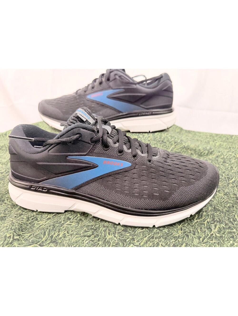 Size 10 - wide 2 E Brooks Dyad 11 Extra Wide Black Blue White